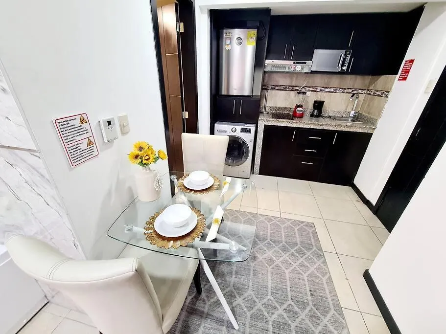 Ecusuites Habitacion Vip Con Jacuzzi Hidro Γκουαγιακίλ Διαμέρισμα