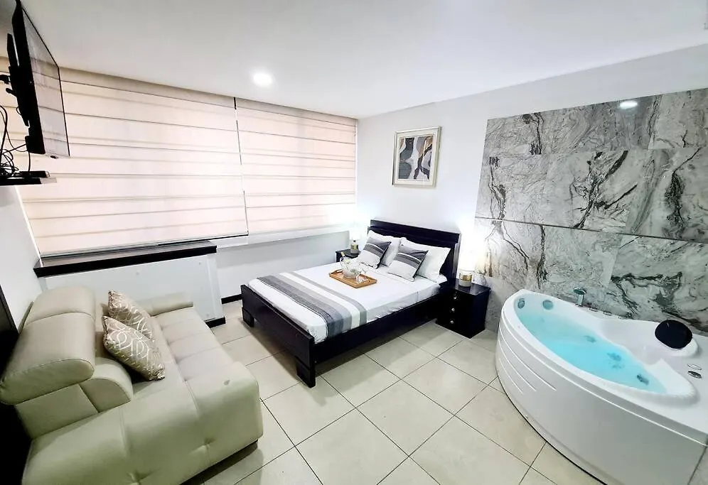 Ecusuites Habitacion Vip Con Jacuzzi Hidro Γκουαγιακίλ 0*,  Ισημερινός