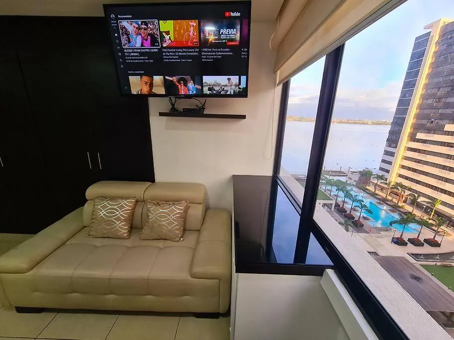 Ecusuites Habitacion Vip Con Jacuzzi Hidro Γκουαγιακίλ 0*,