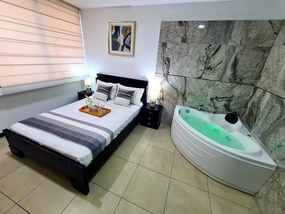 Apartment Ecusuites Habitacion Vip Con Jacuzzi Hidro Guayaquil Ecuador